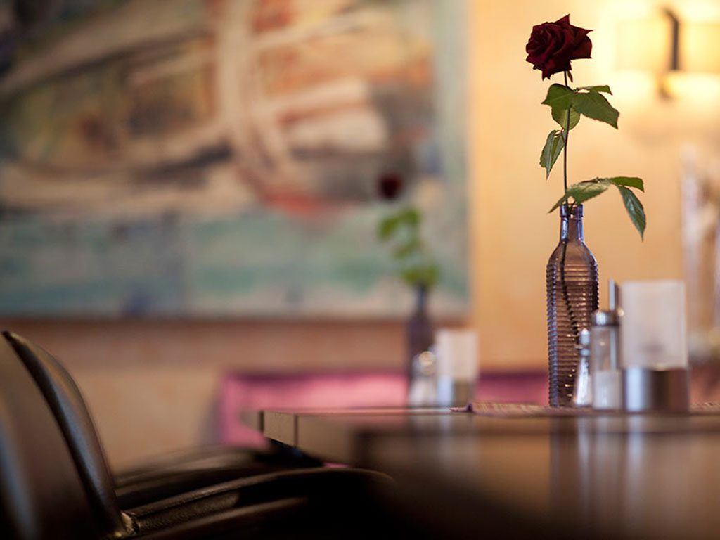 Restaurant Weisses Haus Neuss Innenstadt. Das mediterrane Ambiente